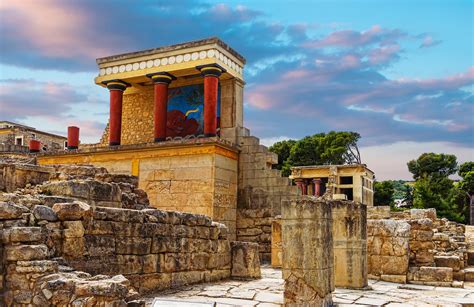 The Palace at Knossos: The Archaeological Discovery of Minoan .
